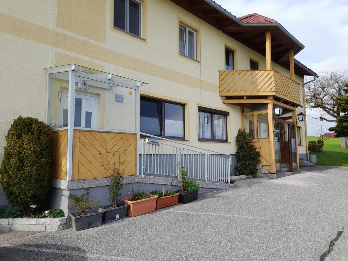 Finihaus Hotel Bad Zell Exterior photo
